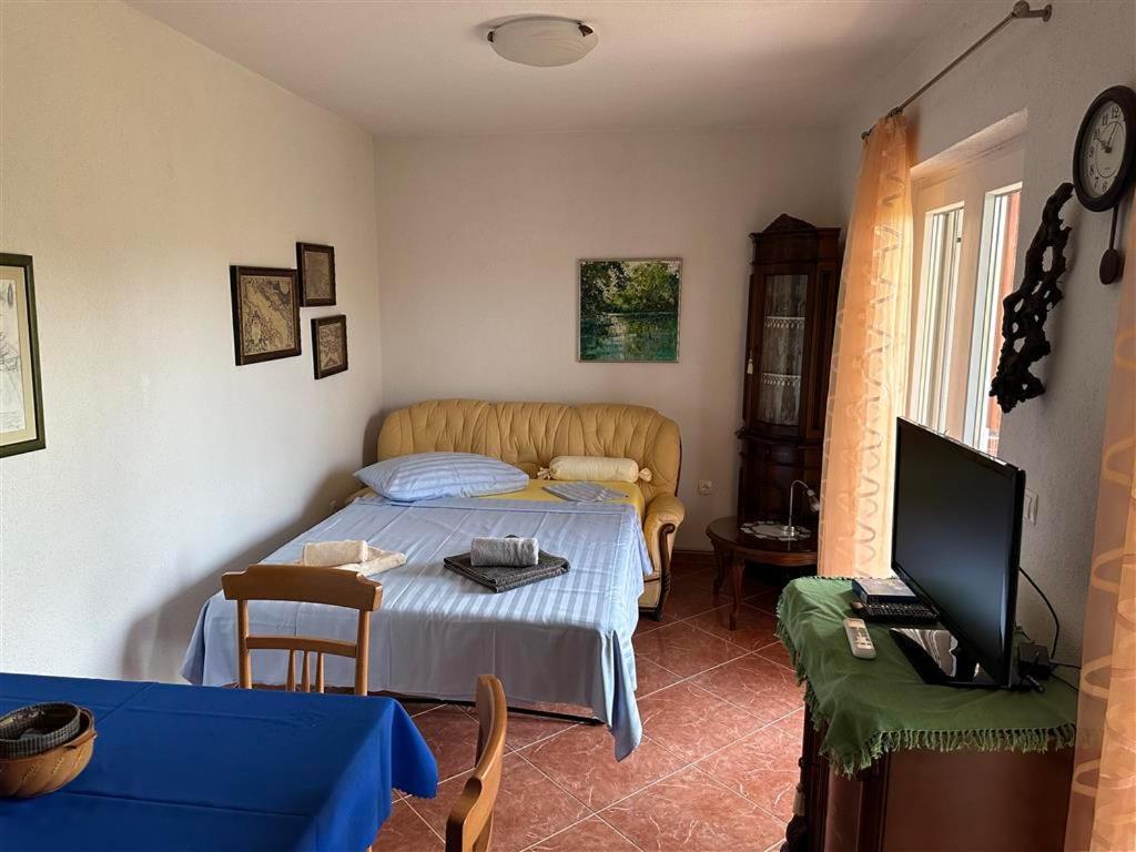 Apartment App Trinodis Basanija
